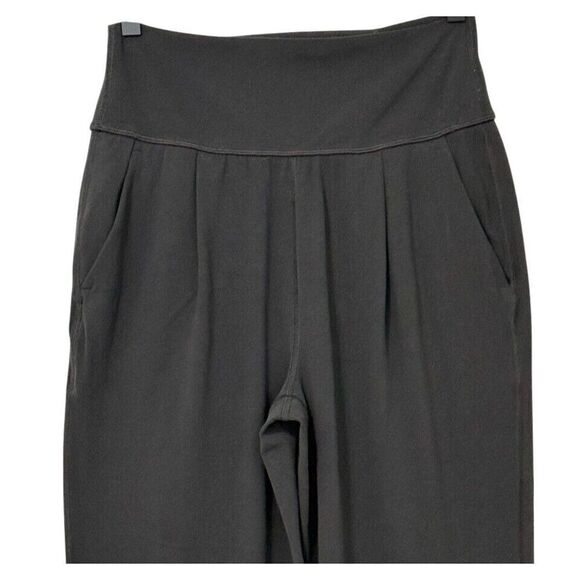 Athleta Elation Pant Black Tapered Leg Pockets Size XS Athleisure Yoga Travel - Picture 2 of 9